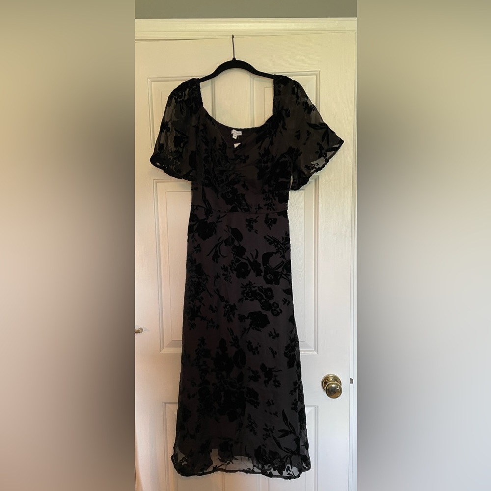 Women’s Baltic Born Velvet Midi Dress Size Medium